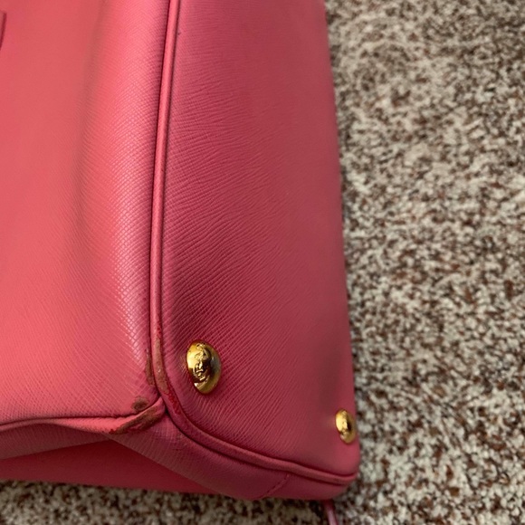 🚫SOLD🚫Auth, pre-owned PRADA SAFFIANO Bag - Picture 5 of 8